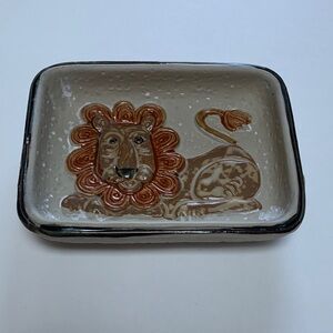Handmade Lion Design Ceramic Plate - Brown. Size:3.5x4.5.